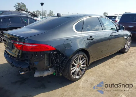 2016 Jaguar Xf 35T Prestige z USA, uszkodzony, nr VIN SAJBE4BVXGCY14466